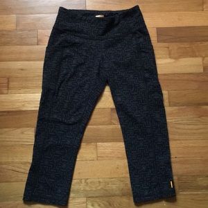 Lucy cropped capri leggings